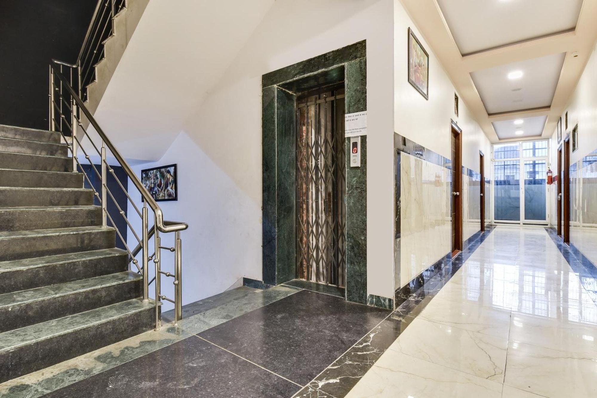 Super Hotel O Ratnam Palace Udaipur Luaran gambar